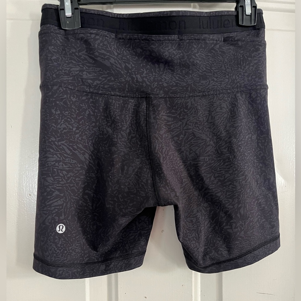 lululemon bike shorts - Picture 5 of 5